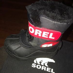 NEVER Worn Toddlers size 8